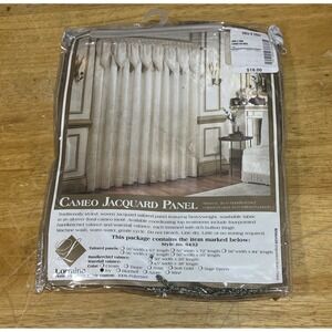 Lorraine‎ Home Cameo Jacquard Handkerchief Valance Ivy Green 50x20"